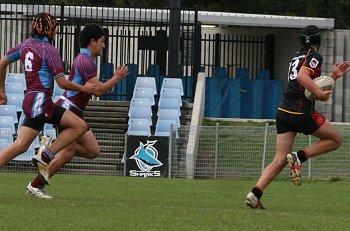 Chase Stanley Cup - Illawarra SHS v The HILLS SHS action (photo : ourfootymedia) 