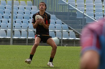 Chase Stanley Cup - Illawarra SHS v The HILLS SHS action (photo : ourfootymedia) 