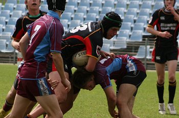 Chase Stanley Cup - Illawarra SHS v The HILLS SHS action (photo : ourfootymedia) 