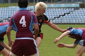 Chase Stanley Cup - Illawarra SHS v The HILLS SHS action (photo : ourfootymedia) 