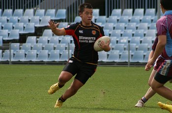 Chase Stanley Cup - Illawarra SHS v The HILLS SHS action (photo : ourfootymedia) 