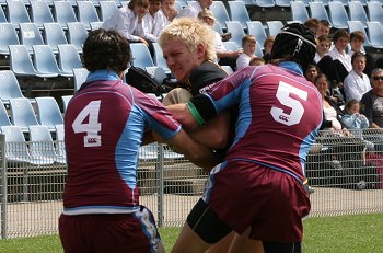 Chase Stanley Cup - Illawarra SHS v The HILLS SHS action (photo : ourfootymedia) 