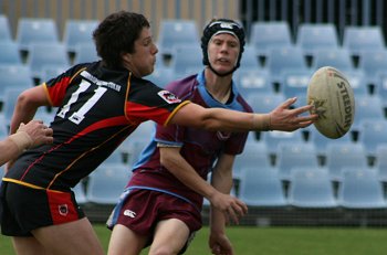 Chase Stanley Cup - Illawarra SHS v The HILLS SHS action (photo : ourfootymedia) 