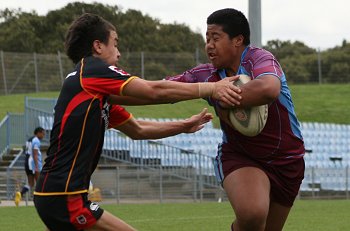Chase Stanley Cup - Illawarra SHS v The HILLS SHS action (photo : ourfootymedia) 