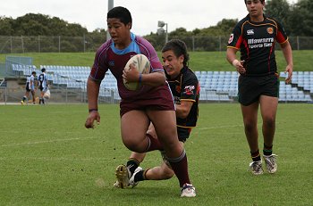 Chase Stanley Cup - Illawarra SHS v The HILLS SHS action (photo : ourfootymedia) 