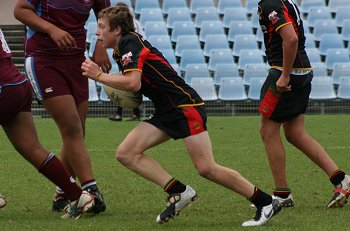 Chase Stanley Cup - Illawarra SHS v The HILLS SHS action (photo : ourfootymedia) 