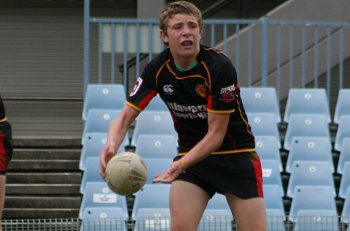 Chase Stanley Cup - Illawarra SHS v The HILLS SHS action (photo : ourfootymedia) 