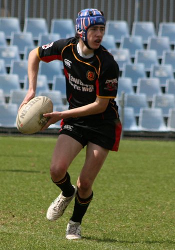 Chase Stanley Cup - Illawarra SHS v The HILLS SHS action (photo : ourfootymedia) 