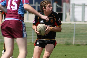 Chase Stanley Cup - Illawarra SHS v The HILLS SHS action (photo : ourfootymedia) 