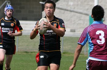 Chase Stanley Cup - Illawarra SHS v The HILLS SHS action (photo : ourfootymedia) 
