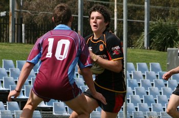 Chase Stanley Cup - Illawarra SHS v The HILLS SHS action (photo : ourfootymedia) 