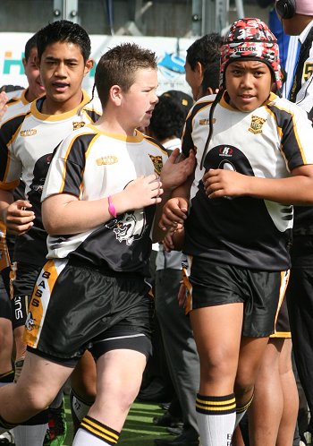 Bass HS v Brisbane Waters HS 2010 Buckley Shield Grand Final action (Photo's : ourfootymedia)