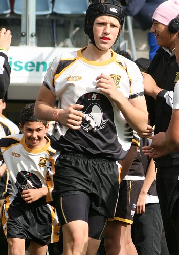 Bass HS v Brisbane Waters HS 2010 Buckley Shield Grand Final action (Photo's : ourfootymedia)