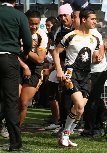 Bass HS v Brisbane Waters HS 2010 Buckley Shield Grand Final action (Photo's : ourfootymedia)