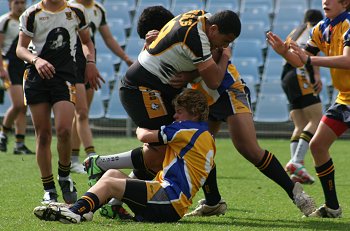 Bass HS v Brisbane Waters HS 2010 Buckley Shield Grand Final action (Photo's : ourfootymedia)