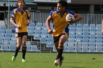 2010 Buckley Shield Grand Final - Bass HS v Brisbane Waters HS action (Photo's : Steve Montgomery / OurFootyTeam.com)