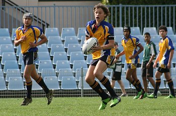 2010 Buckley Shield Grand Final - Bass HS v Brisbane Waters HS action (Photo's : Steve Montgomery / OurFootyTeam.com)