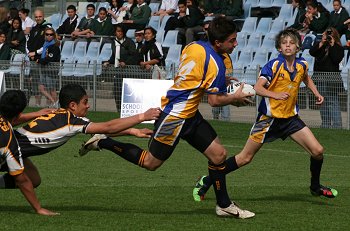 2010 Buckley Shield Grand Final - Bass HS v Brisbane Waters HS action (Photo's : Steve Montgomery / OurFootyTeam.com)