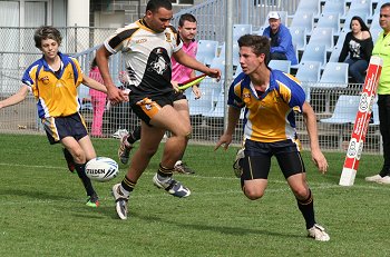 2010 Buckley Shield Grand Final - Bass HS v Brisbane Waters HS action (Photo's : Steve Montgomery / OurFootyTeam.com)