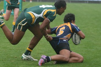 2010 Buckley Shield Grand Final action Hunter SHS v Westfields SHS (Photo's : ourfootymedia)