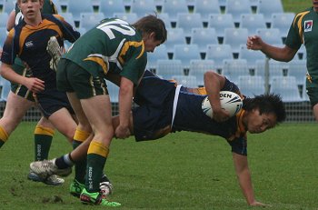 2010 Buckley Shield Grand Final action Hunter SHS v Westfields SHS (Photo's : ourfootymedia)