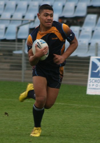 2010 Buckley Shield Grand Final action Hunter SHS v Westfields SHS (Photo's : ourfootymedia)