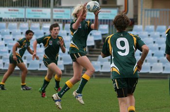 2010 Buckley Shield Grand Final action Hunter SHS v Westfields SHS (Photo's : ourfootymedia)