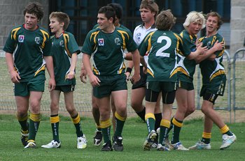 2010 Buckley Shield Grand Final action Hunter SHS v Westfields SHS (Photo's : ourfootymedia)