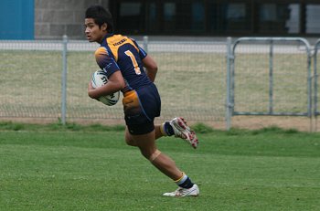 2010 Buckley Shield Grand Final action Hunter SHS v Westfields SHS (Photo's : ourfootymedia)