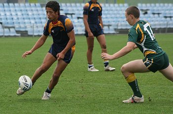 2010 Buckley Shield Grand Final action Hunter SHS v Westfields SHS (Photo's : ourfootymedia)