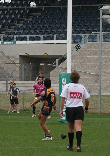 2010 Buckley Shield Grand Final action Hunter SHS v Westfields SHS (Photo's : ourfootymedia)