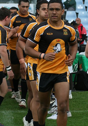 NSWCHS UNI SHIELD Grand Final Endeavour SHS v Bass HS action (Photo's : ourfootymedia)