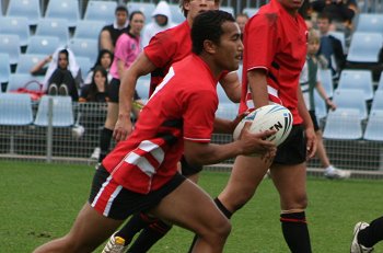 NSWCHS UNI SHIELD Grand Final Endeavour SHS v Bass HS action (Photo's : ourfootymedia)
