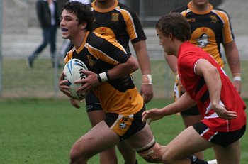 NSWCHS UNI SHIELD Grand Final Endeavour SHS v Bass HS action (Photo's : ourfootymedia)
