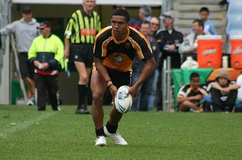 NSWCHS UNI SHIELD Grand Final Endeavour SHS v Bass HS action (Photo's : ourfootymedia)