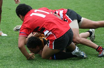NSWCHS UNI SHIELD Grand Final Endeavour SHS v Bass HS action (Photo's : ourfootymedia)