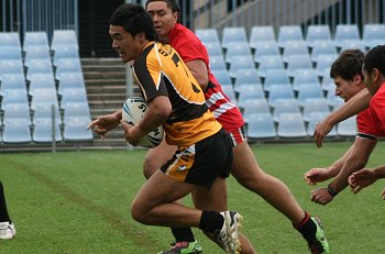 NSWCHS UNI SHIELD Grand Final Endeavour SHS v Bass HS action (Photo's : ourfootymedia)