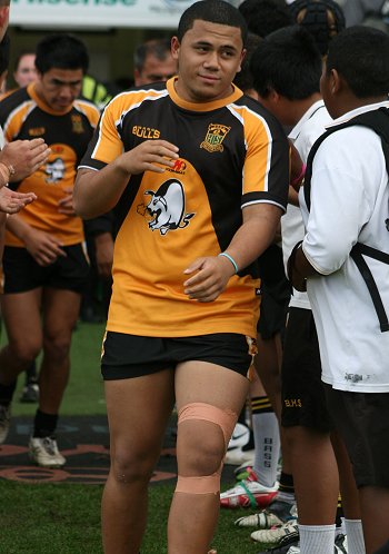 NSWCHS UNI SHIELD Grand Final Endeavour SHS v Bass HS action (Photo's : ourfootymedia)