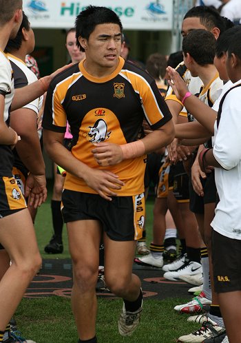 NSWCHS UNI SHIELD Grand Final Endeavour SHS v Bass HS action (Photo's : ourfootymedia)