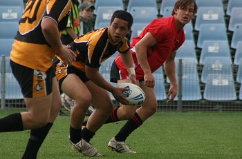 NSWCHS UNI SHIELD Grand Final Endeavour SHS v Bass HS action (Photo's : ourfootymedia)