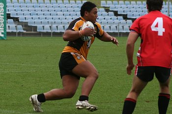 NSWCHS UNI SHIELD Grand Final Endeavour SHS v Bass HS action (Photo's : ourfootymedia)
