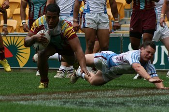 Moseses Fotuaika dives in for a great try - 2010 ARL SCHOOLBOYS CUP - Grand Final - Keebra Park v The Hills @ SunCorp Stadium (Photo : ourfootymedia)