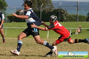 Michael Buettner Shield action - Illawarra Sports High School v Matraville Sports High School (Photo's : OurFootyMedia) 