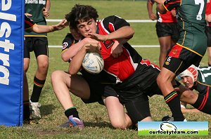 Michael Buettner Shield action - Illawarra SHS v Endeavour SHS (Photo's : OurFootyMedia) 