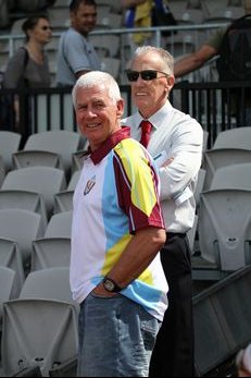 Greg LENTON - Keebra Parks Head Coach gio Schoolboy Cup GRAND Final Team Photo (Photo : steve monty / OurFootyMedia) 