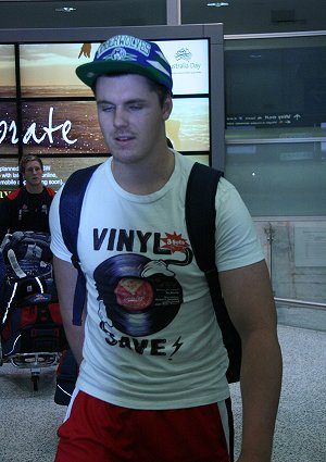 AIS arrive home (Photo : OurFootyMedia)