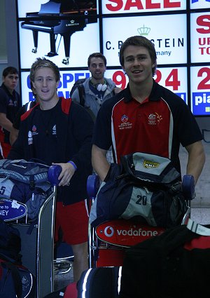 AIS arrive home (Photo : OurFootyMedia)