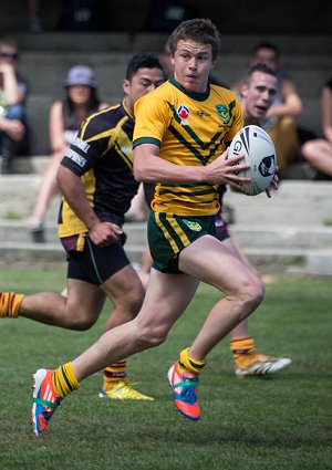 Dylan Edwards on the fly looking for support 