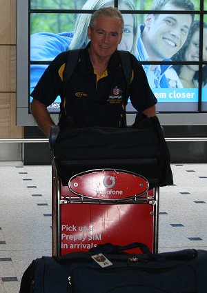 Australian Schoolboys arrive in Sydney (Photo : ourfootymedia) 
