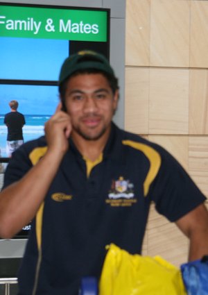 Australian Schoolboys arrive in Sydney (Photo : ourfootymedia) 